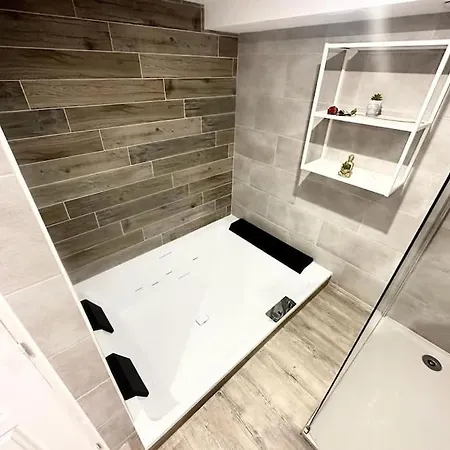 Apartment L'evasion - Climatise - Jardin - - Jacuzzi *
